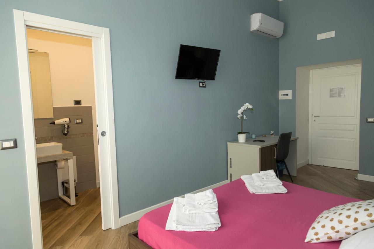 Garibaldi Rooms Napoli Esterno foto