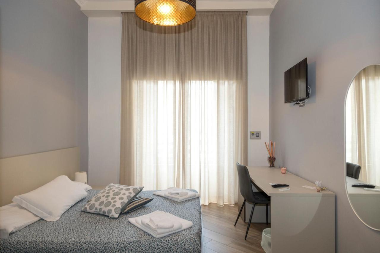 Garibaldi Rooms Napoli Esterno foto