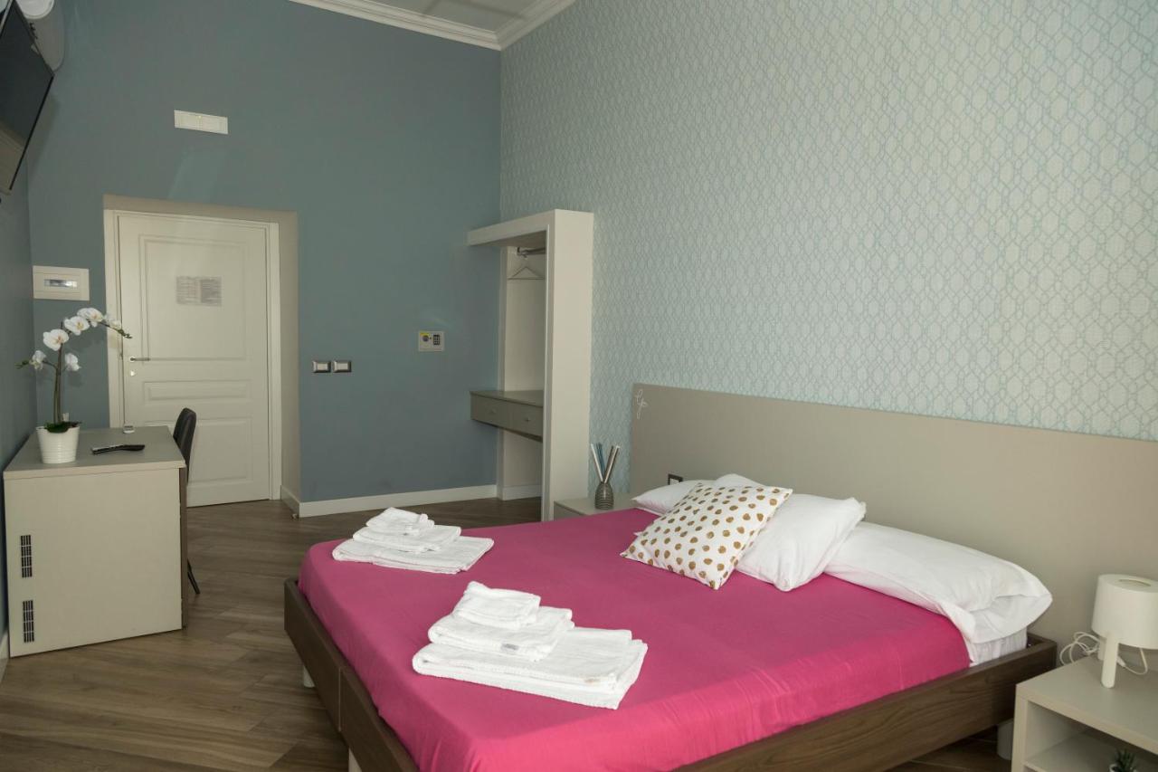 Garibaldi Rooms Napoli Esterno foto