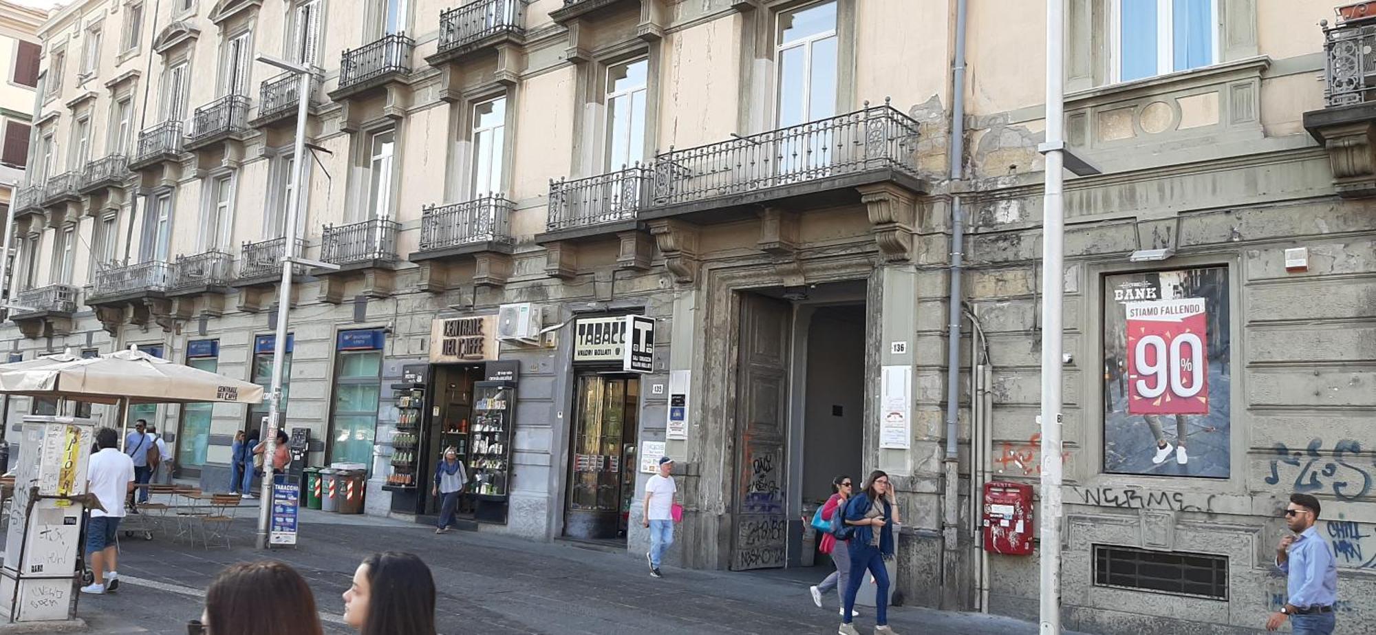 Garibaldi Rooms Napoli Esterno foto
