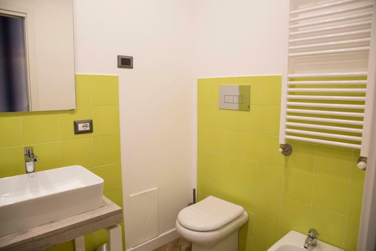 Garibaldi Rooms Napoli Esterno foto