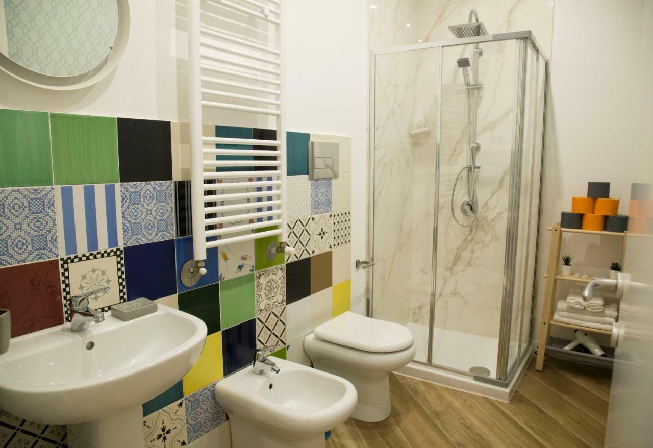 Garibaldi Rooms Napoli Esterno foto