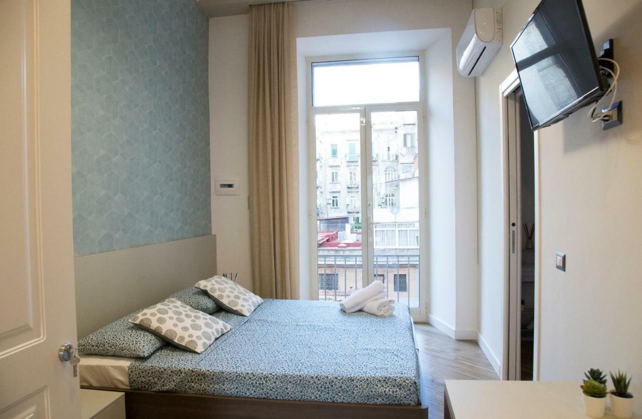 Garibaldi Rooms Napoli Esterno foto
