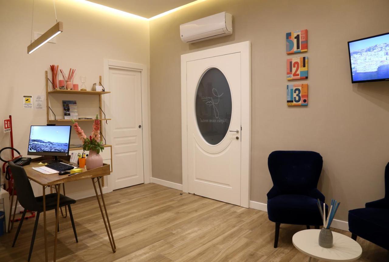 Garibaldi Rooms Napoli Esterno foto