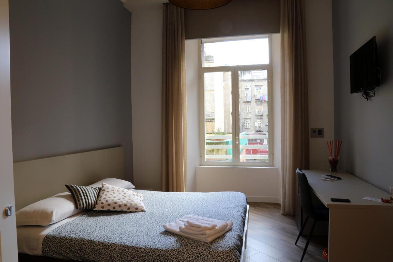 Garibaldi Rooms Napoli Esterno foto